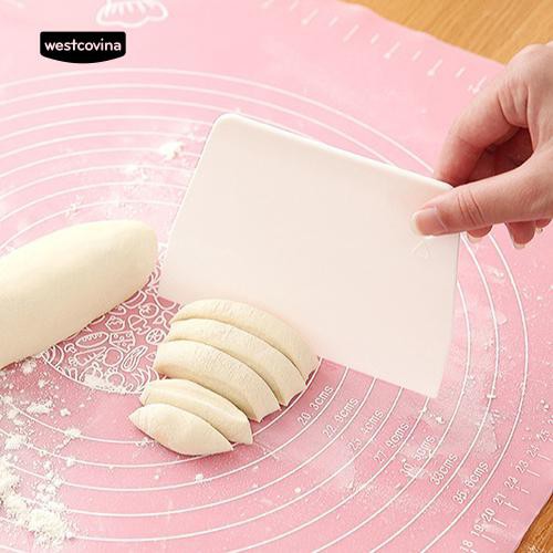 Dụng Cụ Cắt Bột Bánh Bằng Nhựa Tiện Lợi