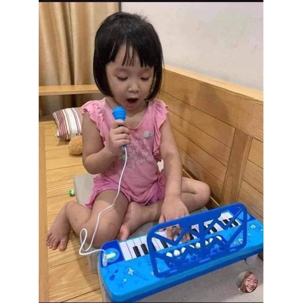 Đàn piano kèm míc cho bé