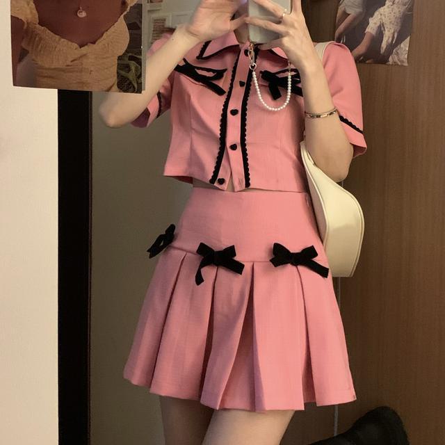Bộ Áo Sơ Mi Ngắn Tay Đính Nơ + Chân Váy Lưng Cao Xếp Ly Dễ Thương Cho Nữ