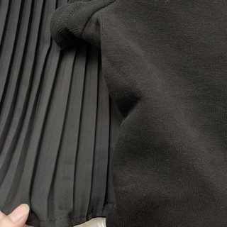 Cutout sweater - chân váy dập ly