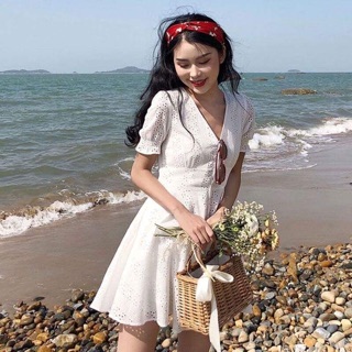 Đầm xoè trắng