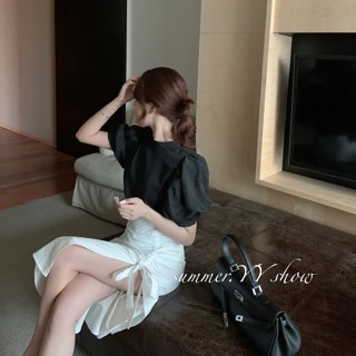 Chân váy trắng xẻ tà rút dây
