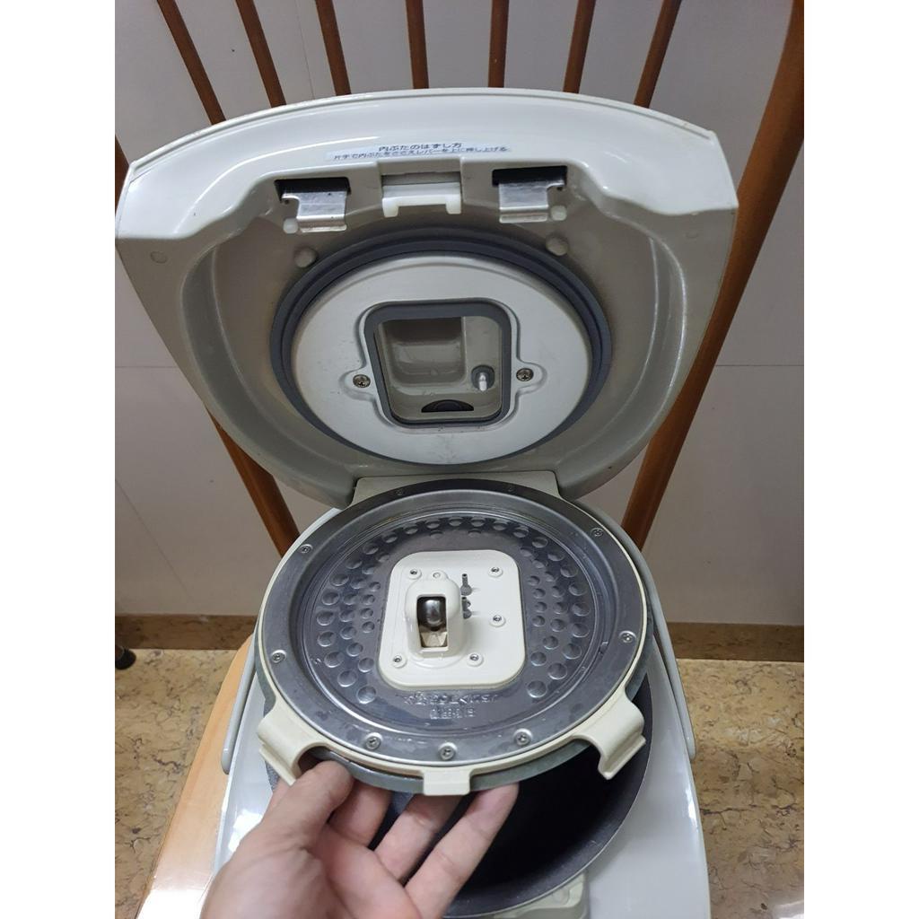 Nồi cơm điện cao tần áp suất Sanyo xoài 1L nhật bãi