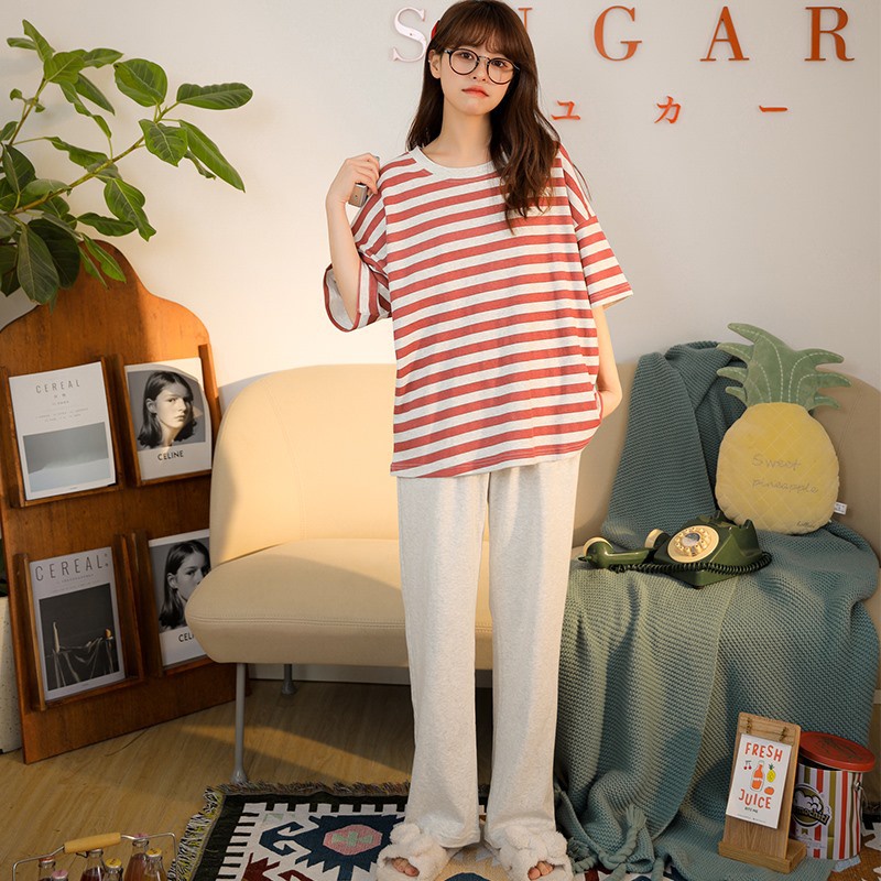 Bộ đồ dễ thương, Bộ đồ thun áo cộc quần dài kẻ đỏ quần xám | BigBuy360 - bigbuy360.vn