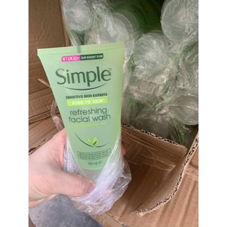 Sữa rửa mặt Simple 150ml