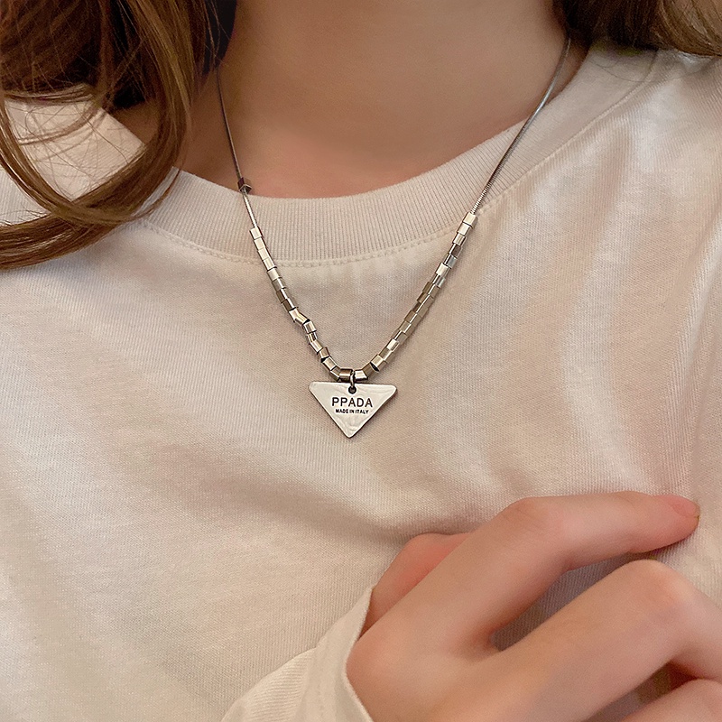 Vòng cổ Thép Titan Mặt Hình Tam Giác Phong Cách hip hop Thời Trang Mới