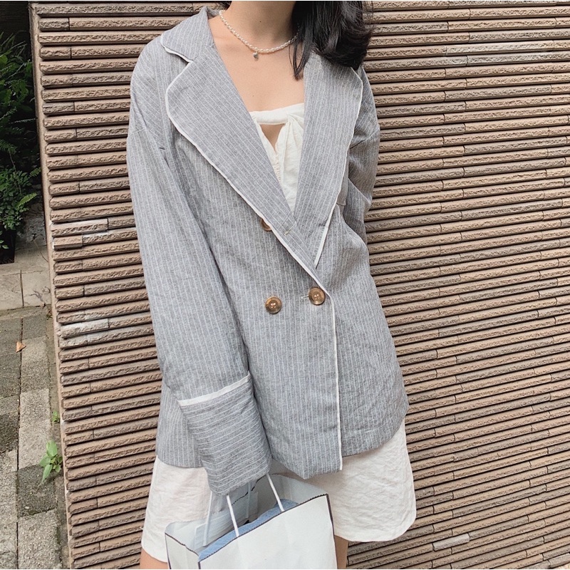 Blazer xám kẻ cổ viền ren cut uốn trendy phong cách retro tiểu thư hiện đại Kirin Blazer