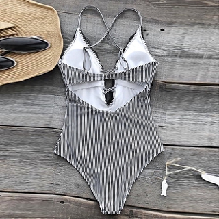 Bikini phối ren hoa phong cách vintage
