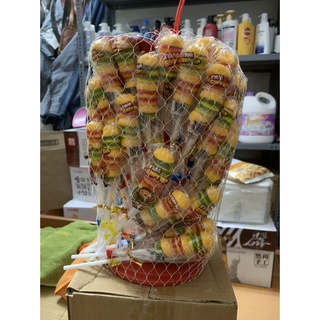 Sỉ 1 hộp kẹo hambuger que 60 x22g cái date mới
