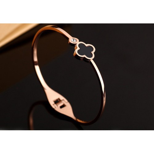 Vòng Tay Cỏ 4 Lá Titan Ko Đen TT 2963