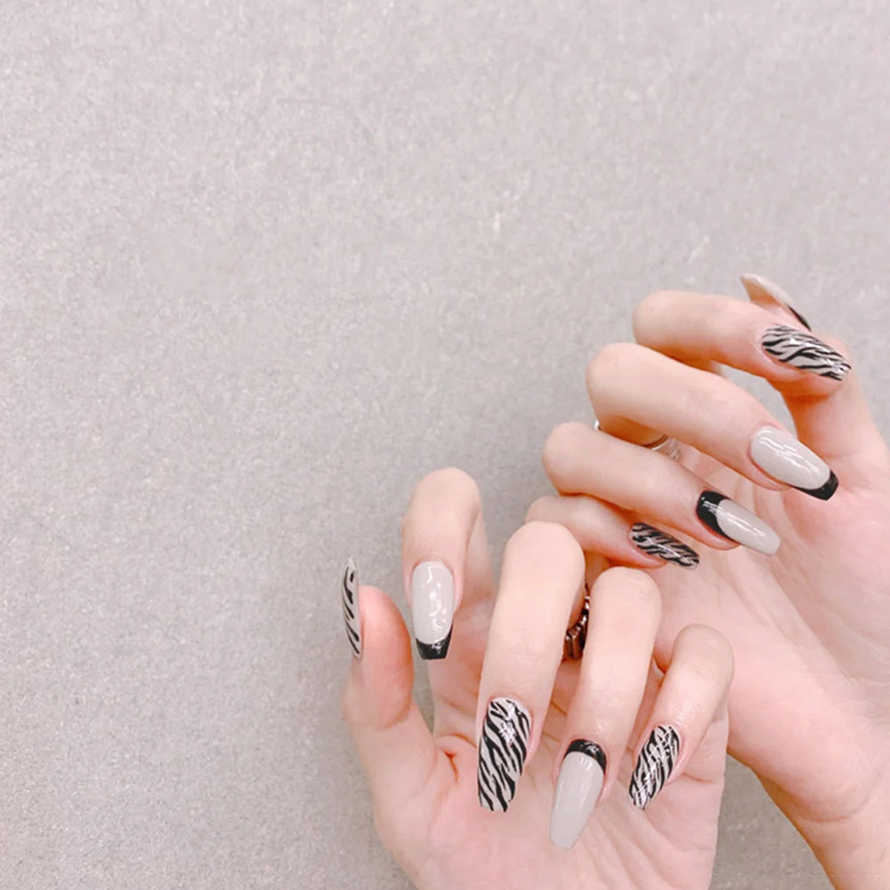 Bộ Móng Tay Giả Họa Tiết Ngựa Vằn Xinh Xắn