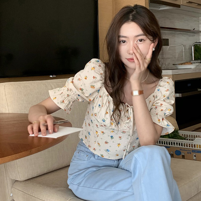 Áo Kiểu Chiffon Cổ Vuông Tay Ngắn Phối Dây Cột In Họa Tiết Hoa Xinh Xắn Cho Nữ