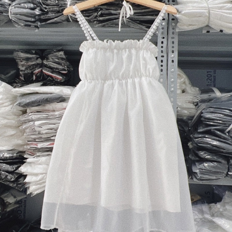 Áo 2 dây hoa cúc chun bèo ngực chất lụa 2 lớp dáng babydoll màu trắng