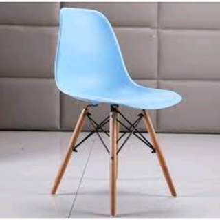 Ghế nhựa chân gỗ Eames