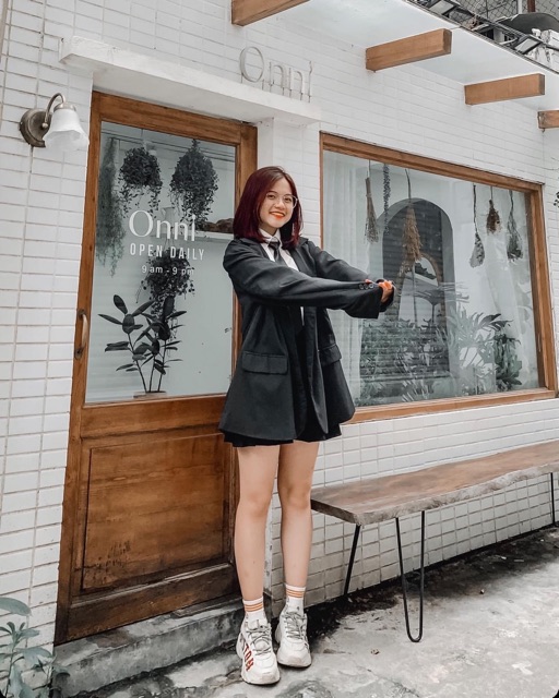 Áo vest đen form suông tặng kèm dây xích | BigBuy360 - bigbuy360.vn