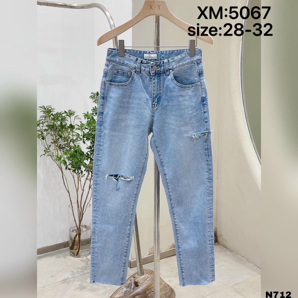 Quần jean nam xanh wash trắng rách gối chất jean thêu chữ nổi cao cấp