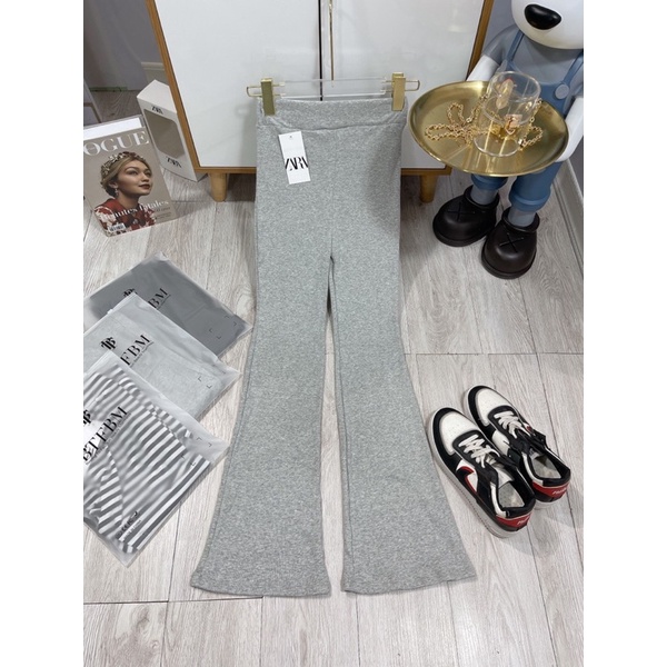 Quần ống loe trơn kẻ