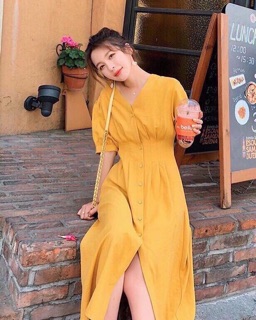 ĐẦM VÀNG CỔ V XẾP LI EO🌸