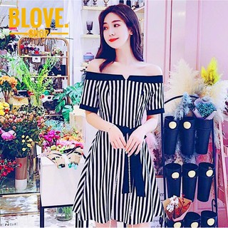 Đầm sọc xanh trễ vai