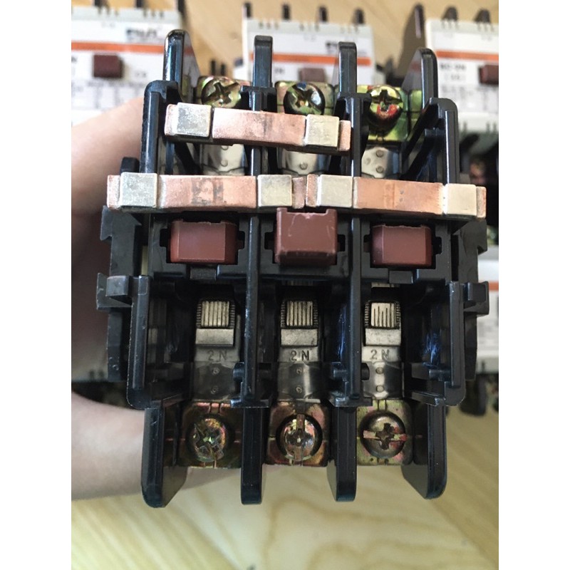 Khởi động từ  26-35A Fuji, coil 220v hàng Nhật bãi