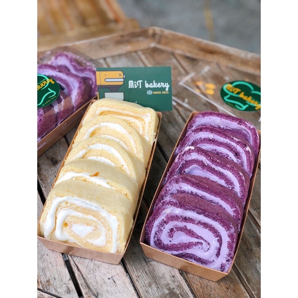 Bông lan cuộn khoai môn