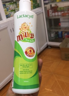 Sữa tắm LACTACYD MILKY 250 mL