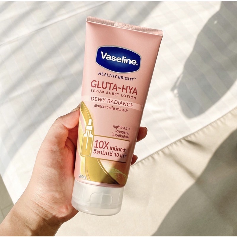 Sữa Dưỡng Thể Trắng Da Vaseline Gluta-Hya Burst Lotion.