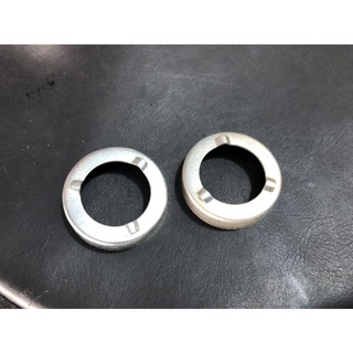 cặp Chén lò xo phuột trước 67 (dùng cho phuột ty 25)