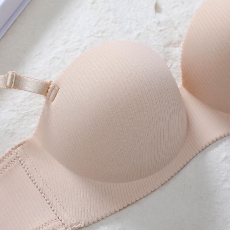 Áo lót cao su non, thông hơi, chạy viền silicon chống tụt, không gọng,quả tròn,mút đệm dày nâng ngực. By SUMO Underwear.