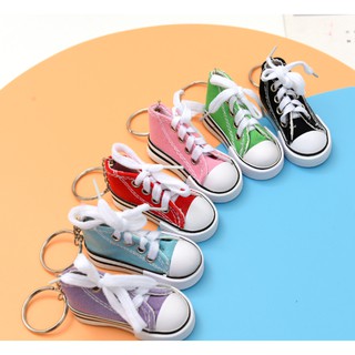 Móc khóa giày Converse