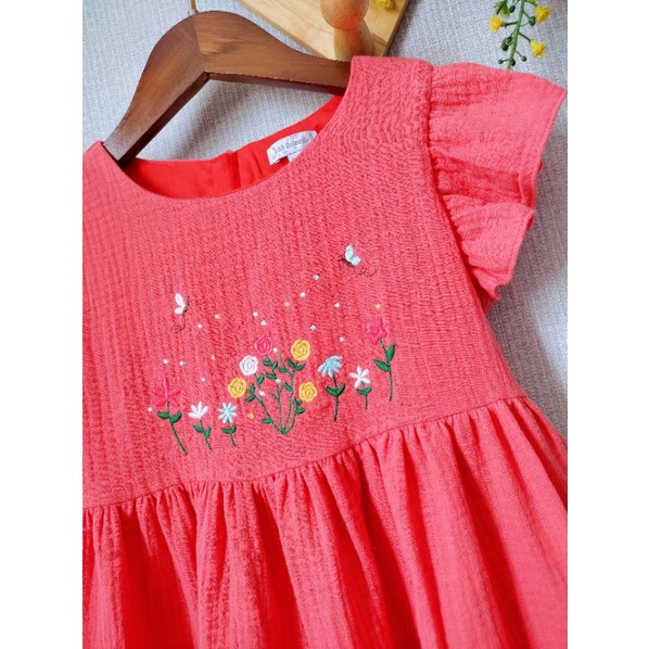 Đầm váy xô muslin thêu hoa cho bé gái
