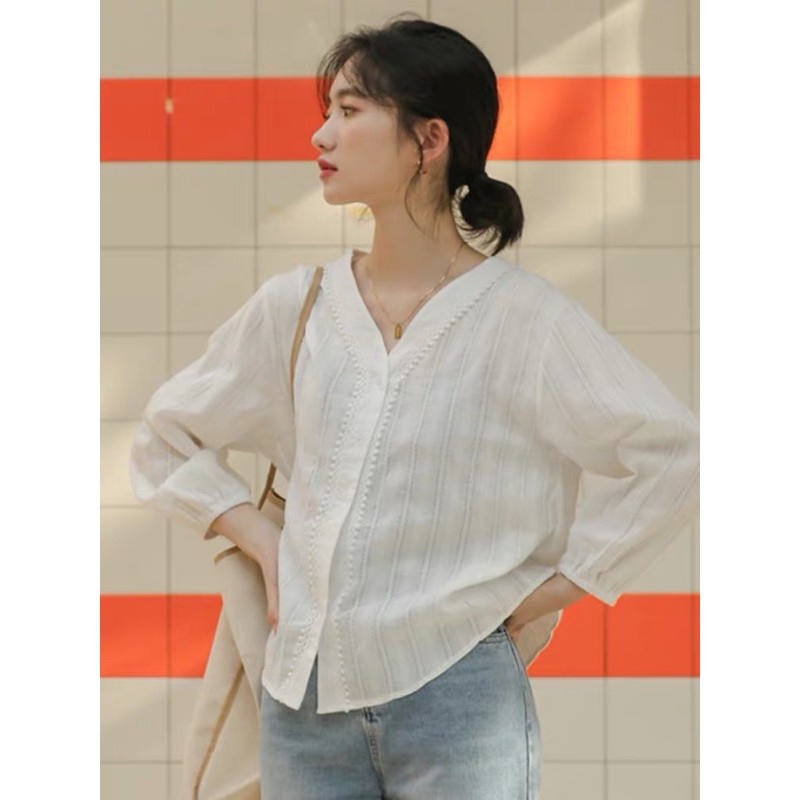 Áo sơ mi nữ dài tay cổ V ren - Áo sơ mi dài tay xếp ly cách điệu cổ V ren