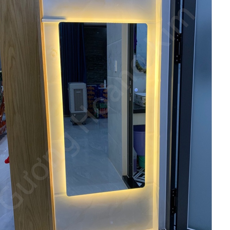 Gương soi toàn thân treo tường, gương đứng toàn thân cảm ứng đèn led kích thước 40x120cm- guonghoangkim hk1010