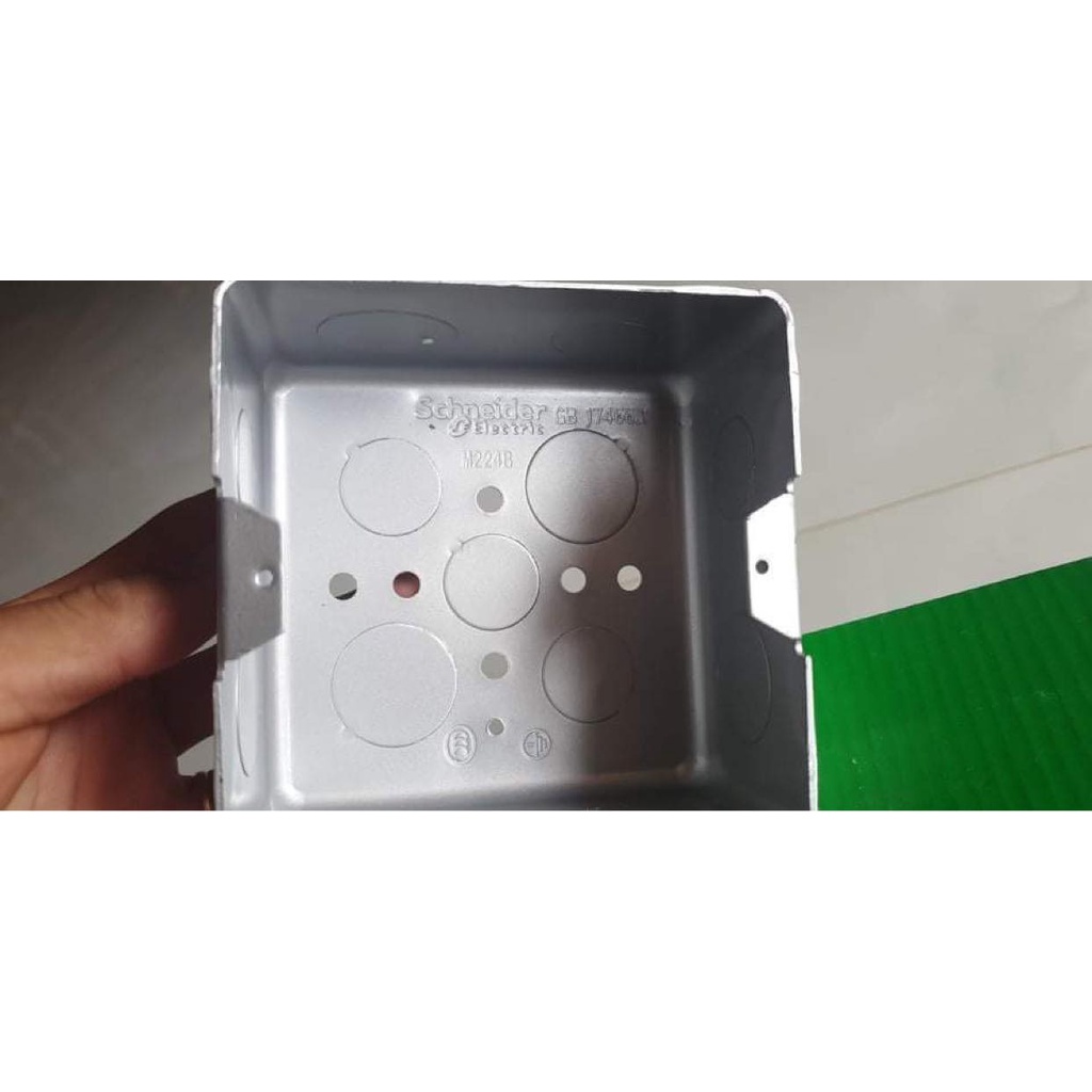 Đế sắt ổ âm sàn M224B Schneider