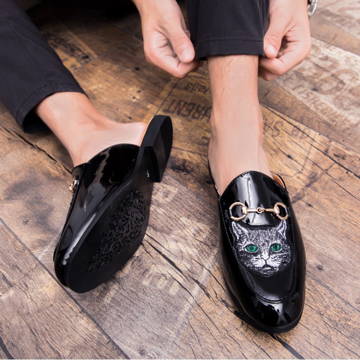 Sục lười nam mũi nhọn chất liệu da bóng, ️Dép sục nam cao cấp thêu hình mèo phong cách trẻ trung - Mã SN02 | BigBuy360 - bigbuy360.vn