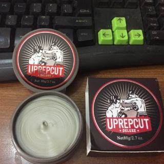 áp tạo kiểu tóc UpperCut Deluxe Pomade
