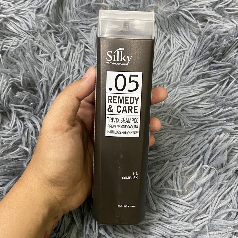 Dầu gội chống rụng và kích thích mọc tóc Silky Trivix Hair Loss Prevention Shampoo 250ml