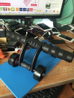 CON LĂN TẬP BỤNG 4 BÁNH ( AB ROLLER AND PUSH UP BAR)