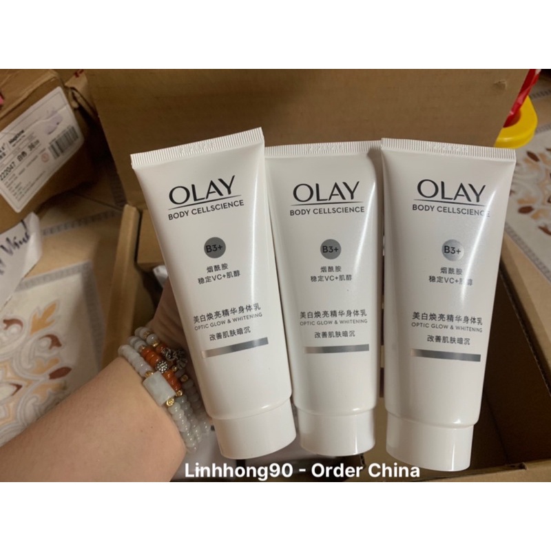 (Sẵn) Dưỡng thể Olay Optic Glow &amp; Whitening 210ml tặng kem tay