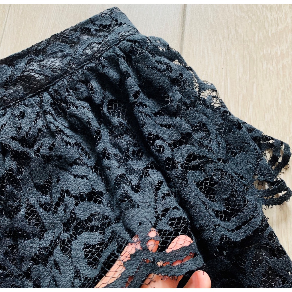 Chân váy ren hiệu One Clothing