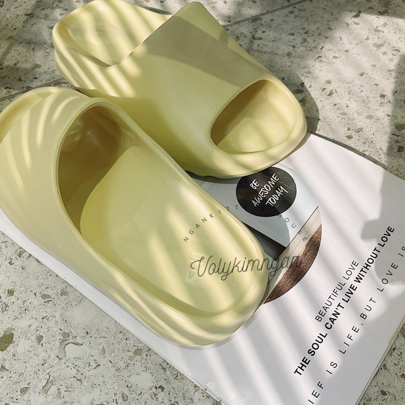 Dép yeeze bánh mỳ