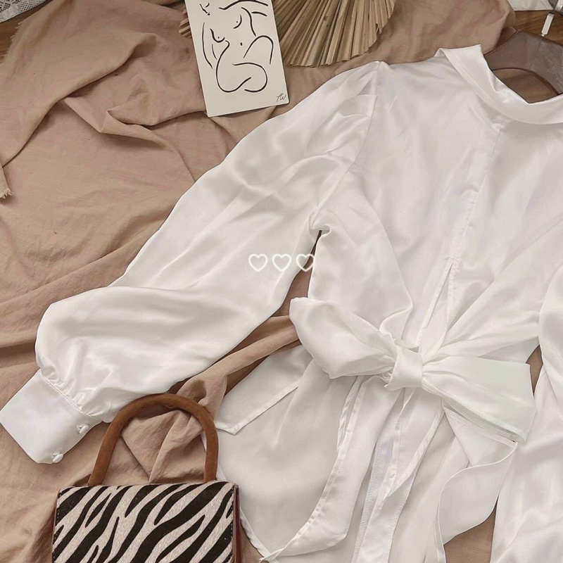 ÁO TRẮNG NÚT BỌC CỘT LƯNG SAU ✨✨✨ | BigBuy360 - bigbuy360.vn