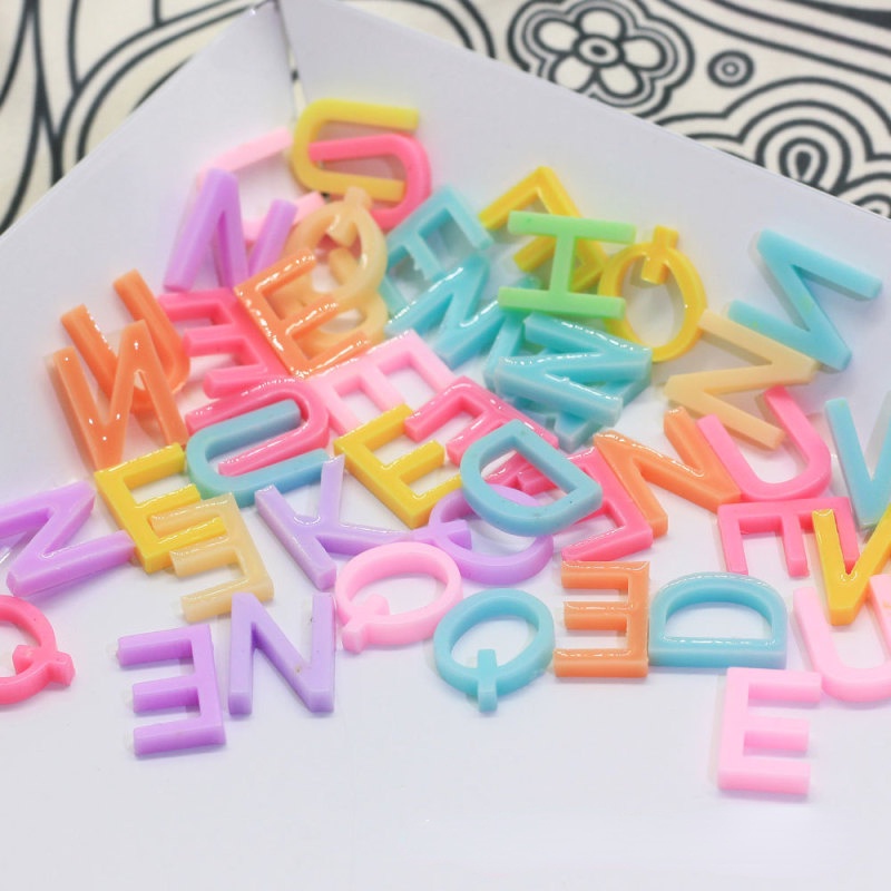 Set 30 Phụ Kiện Chữ Cái Bằng Nhựa Màu Sắc Ngẫu Nhiên Dùng Để Dạy Học Cho Bé