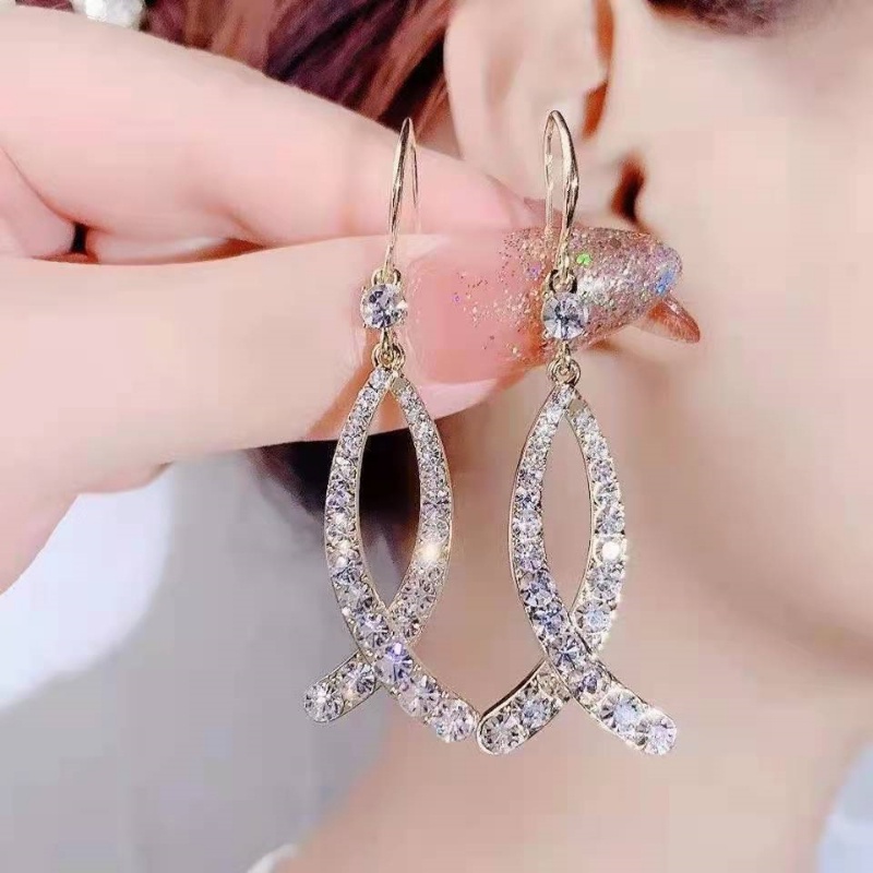 Khuyên Tai Đuôi Cá Đính Đá Sang Trọng Cao Cấp