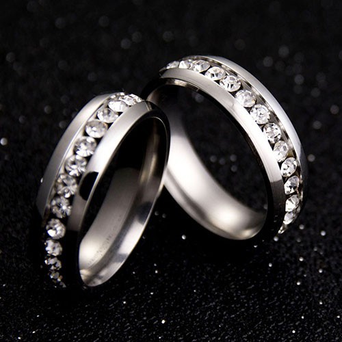 Nhẫn đính hôn titanium gắn đá cho cặp đôi