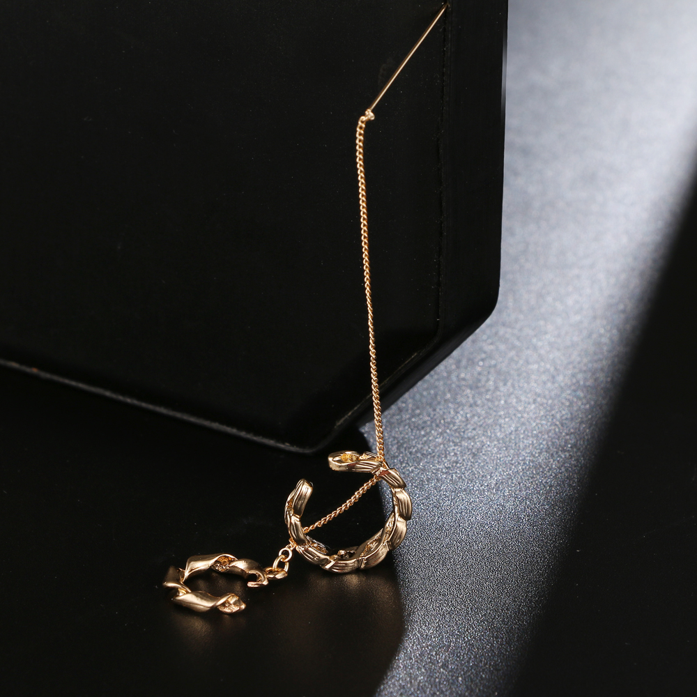 Khuyên Tai Nữ Dáng Dài Tạo Thiết Kế Độc Đáo Thời Trang