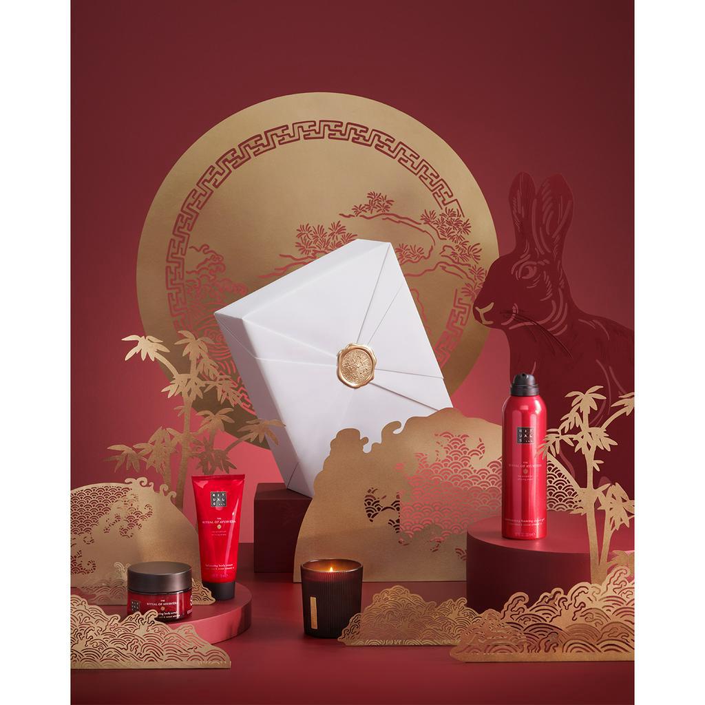 Quà tặng tắm dưỡng thể và nến thơm luxury Rituals gift set Ayurveda