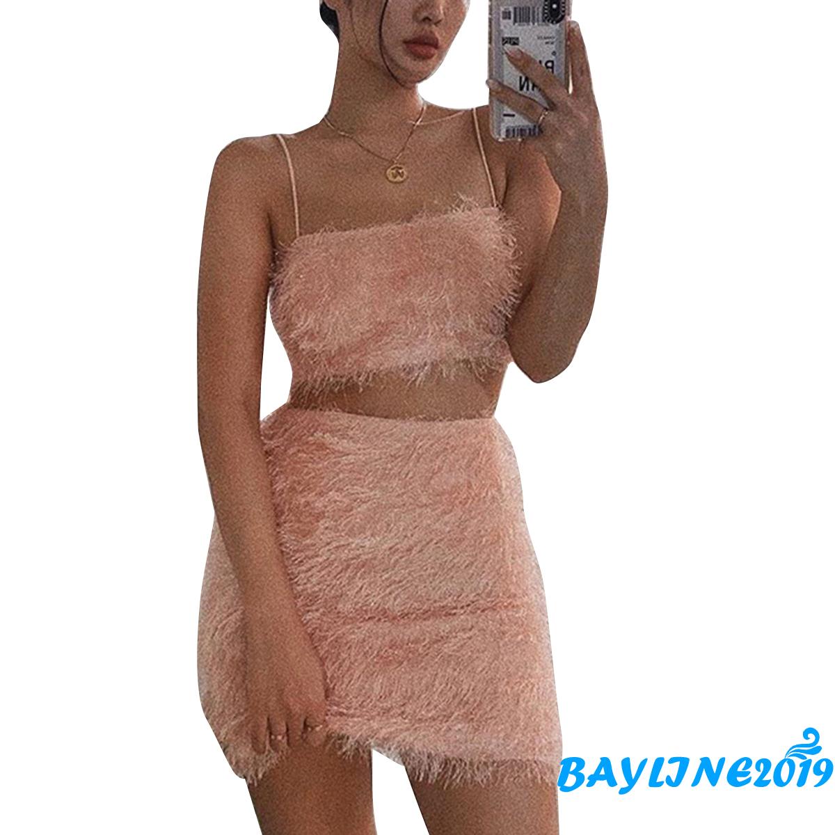 Bộ áo hai dây + chân váy ngắn phong cách thời trang quyến rũ cho phái nữ | BigBuy360 - bigbuy360.vn