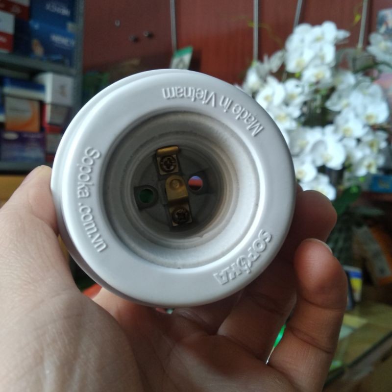Đui xoáy E27 lắp bóng đèn treo tường, đui sứ vát bắt tường chịu tải cao mẫu mới đẹp bền, cao cấp