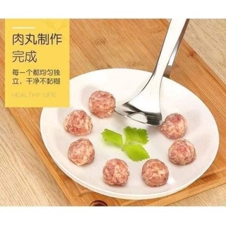 Thìa làm mọc và thịt viên thần thánh
